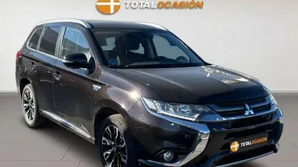 Usado Mitsubishi Outlander P-HEV 203 CV (149 kW) 2017