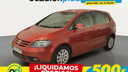 Usado VW Golf Highline 115 CV (84 kW) 2005 Rojo Monovolumen