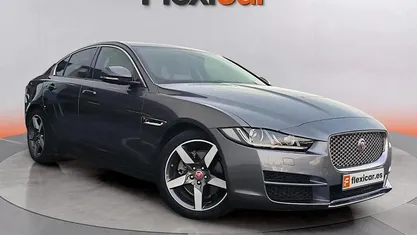 Gris Usado 2018 Jaguar XE Pure Berlina | 17.490 € (Precio justo)