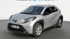 Gris Usado 2024 Toyota Aygo Play Utilitario | 13.864 € (Precio justo)