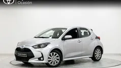 Gris Usado 2024 Toyota Yaris Hybrid Active | 23.250 € (Precio justo)