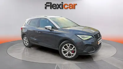 Usado Seat Arona FR 150 CV (110 kW) 2023 Gris SUV