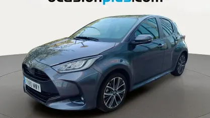 Usado Toyota Yaris Style 116 CV (85 kW) 2024 Gris Utilitario