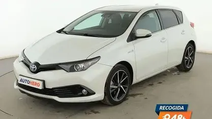 Occasion Toyota Auris Hybrid Active 136 PK (100 kW) 2019 Wit Sedan