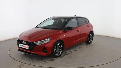 Usado Hyundai i20 101 CV (74 kW) 2021 Rojo Utilitario