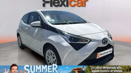 Usado Toyota Aygo X-play 72 CV (52 kW) 2019 Blanco Utilitario