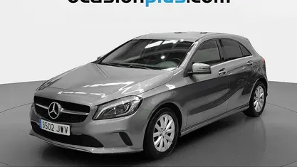 Usado Mercedes A200 136 CV (100 kW) 2017 Gris Utilitario