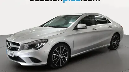 Usado Mercedes CLA200 Urban 136 CV (100 kW) 2014 Gris plata Coupe