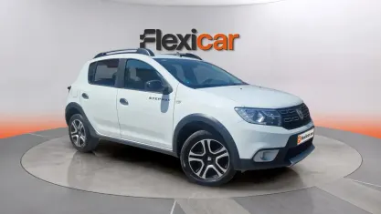 Usado Dacia Sandero Comfort 100 CV (73 kW) 2020 Blanco Berlina