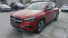 Rojo Nuevo 2025 Mercedes GLA200 SUV | 42.600 € (Super precio)