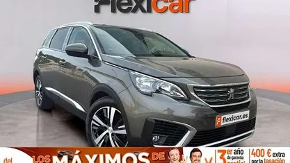 Usado Peugeot 5008 Allure 131 HP (96 kW) 2019 Cinzento SUV
