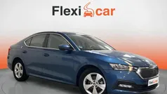 Usado 2021 Skoda Octavia Ambition Berlina | 15.490 € (Buen precio)