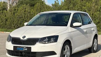 Usado Skoda Fabia Style 95 CV (69 kW) 2018 Blanco Utilitario