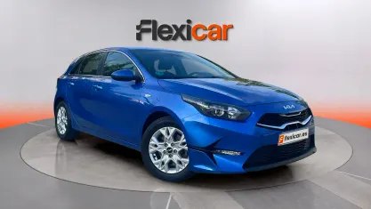 Occasion Kia Ceed 101 PK (74 kW) 2022 Blauw Hatchback