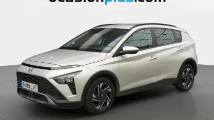 Usado Hyundai Bayon 84 CV (61 kW) 2021 Gris plata SUV