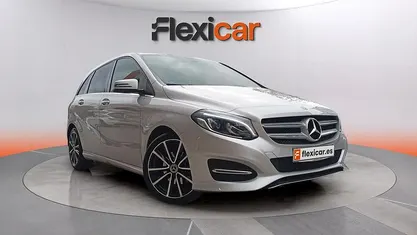 Usado Mercedes B200 139 CV (102 kW) 2018 Gris Monovolumen