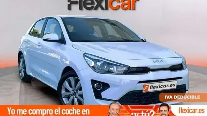 Usado Kia Rio 120 CV (88 kW) 2023 Blanco Berlina