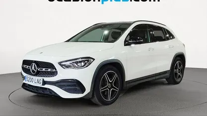 Blanco Usado 2021 Mercedes 200 AMG SUV | 30.173 € (Buen precio)