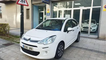 Usado Citroën C3 Live 68 CV (50 kW) 2015 Blanco Utilitario