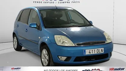 Usado Ford Fiesta Trend 68 CV (50 kW) 2005 Azul Utilitario