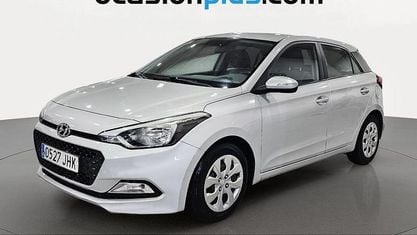 Usado Hyundai i20 90 CV (66 kW) 2015 Gris plata Utilitario