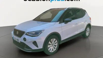 Usado Seat Arona FR 110 CV (80 kW) 2023 Blanco SUV