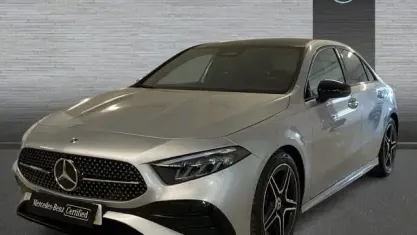 Nuevo Mercedes A180 116 CV (85 kW) 2025 Plateado Berlina