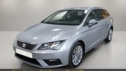 Usado Seat Leon XCELLENCE 130 CV (95 kW) 2020 Gris / plata Familiar