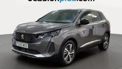Usado Peugeot 3008 Allure 136 CV (100 kW) 2024 Gris SUV