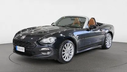 Usado Fiat 124 Spider Lusso 140 CV (102 kW) 2018 Negro Descapotable