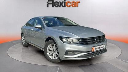 Usado VW Passat 122 CV (89 kW) 2020 Gris Berlina