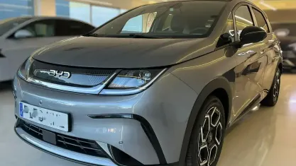 Usado BYD Dolphin Design 150 kW (204 CV) 2025 Gris Utilitario