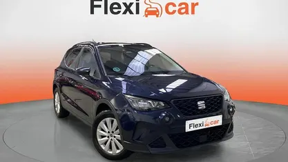 Usado Seat Arona Reference 95 CV (69 kW) 2022 Azul SUV