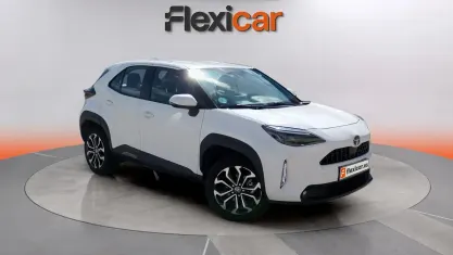 Usado Toyota Yaris Active 116 CV (85 kW) 2022 Blanco Utilitario