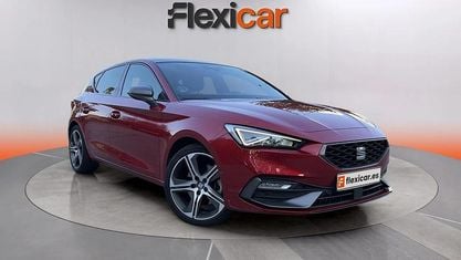 Usado Seat Leon FR 150 CV (110 kW) 2021 Rojo Utilitario