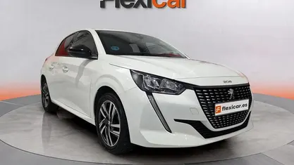Usado Peugeot 208 Allure 101 CV (74 kW) 2023 Utilitario