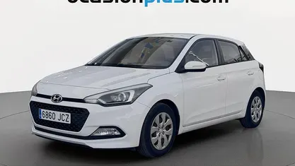 Usado Hyundai i20 84 CV (61 kW) 2015 Blanco Utilitario