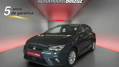 Usado Seat Ibiza Style 110 CV (80 kW) 2022 Gris Utilitario
