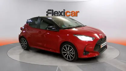 Usado Toyota Yaris Hybrid Sport 130 CV (95 kW) 2025 Rojo Berlina