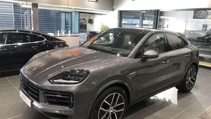 Usado 2025 Porsche Cayenne SUV | 126.700 €