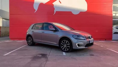 Usado VW e-Golf 100 kW (136 CV) 2020 Gris Utilitario