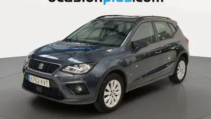 Usado Seat Arona Style 116 CV (85 kW) 2019 Gris SUV