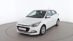 Blanco Usado 2015 Hyundai i20 Utilitario | 9499 € (Precio justo)