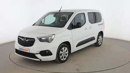 Usado Opel Combo Life Elegance 102 CV (75 kW) 2021 Blanco Monovolumen