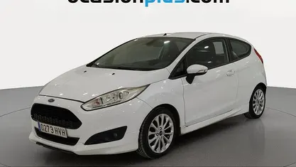 Usado Ford Fiesta Sport 125 CV (91 kW) 2014 Blanco Utilitario
