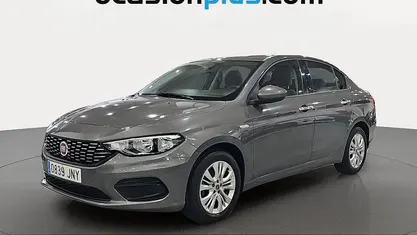 Usado Fiat Tipo Easy 95 CV (69 kW) 2016 Gris Berlina