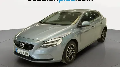 Usado Volvo V40 Momentum 120 CV (88 kW) 2019 Azul Utilitario
