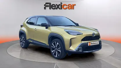 Käytetty Toyota Yaris Hybrid Edition 116 HP (85 kW) 2022 Keltainen