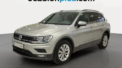 Usado VW Tiguan Edition 116 CV (85 kW) 2018 Gris plata SUV