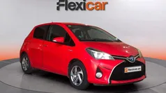 Rojo Usado 2016 Toyota Yaris Hybrid Advance Berlina | 10.490 € (Precio justo)